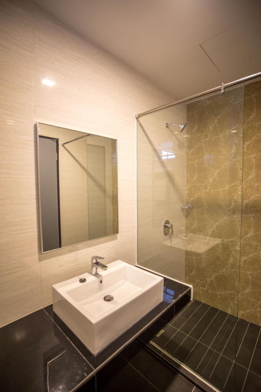 3-Plus Hotel Kota Kinabalu Oda fotoğraf